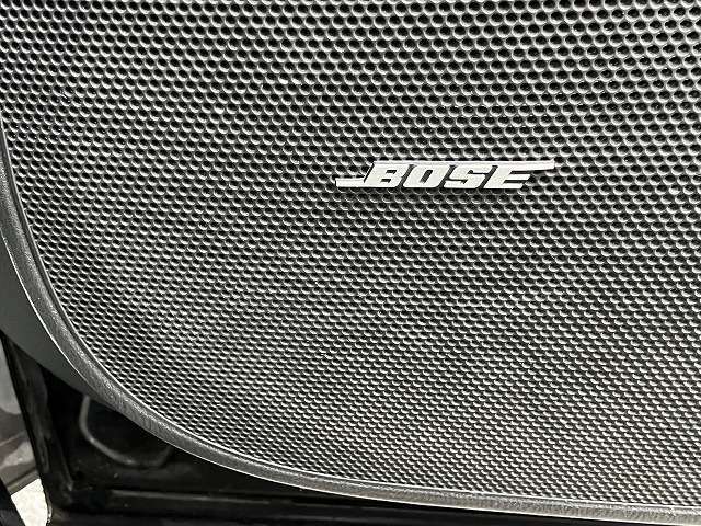 【BOSEサウンド】搭載しております。一流の音響を体感しながら、ドライブができますよ。