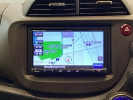 ナビゲーションはワンセグTV対応のGathers純正メモリーナビを搭載しています。Bluetoothオーディオ機能がありますので、スマートフォンなどの音楽も再生できます。