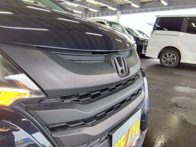 当社で整備の車両には4ヶ月の消耗品も含む【無料保証】付き☆オプションで1年または2年の延長の保証（更新可能）もご用意☆遠方のお客様でも安心♪お近くのディーラーさんにて保証修理をお受け出来ます☆