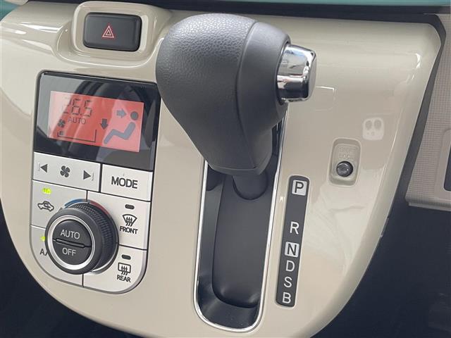 【シフトレバー】『シフトレバー』の画像になります。写真の内容に関してご不明点、ご質問等がございましたらお気軽にガリバー店舗までお問い合わせください。