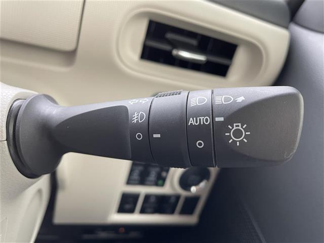 【運転席操作部】『運転席周辺の装備』の画像になります。快適なドライブを楽しむための機能が装備されています！運転席から触れるので使いやすいです！