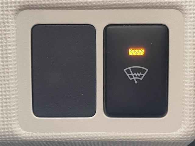 【運転席操作部】『運転席周辺の装備』の画像になります。快適なドライブを楽しむための機能が装備されています！運転席から触れるので使いやすいです！