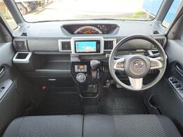 座席は【ベンチシート】仕様です。ゆったりとした乗り心地です。運転姿勢が楽なのでリラックスしてドライブを楽しめます♪