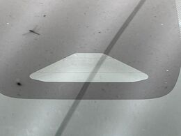 【トヨタセーフティセンス】走行中に前方の車両等を認識し、衝突しそうな時は警報とブレーキで衝突回避と被害軽減をアシスト。より安全にドライブをお楽しみいただけます。