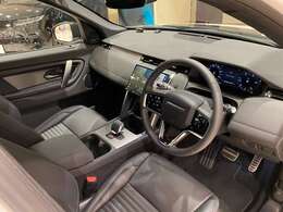 英国クラフトマンシップの息づく、仕立ての良いインテリア。実用的なだけでなく、遊び心やデザインセンスの良さを感じられる空間です。