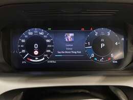 【SE】は【フルTFTインタラクティブ・ドライバーディスプレイ】を標準装備。フル液晶のディスプレイならではの多彩なインフォテイメントをお楽しみいただけます。センター部分には切り替えで様々な情報を表示。