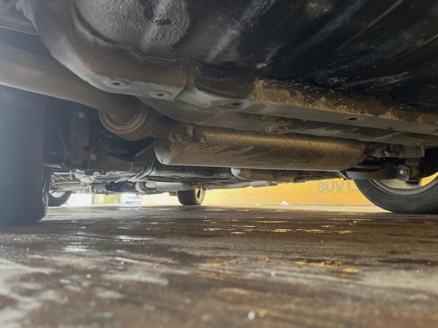 お車を安心してお乗りいただく為には、足回りの定期点検が欠かせません。サービスサポート（有償保証）では無料点検もご提供しており、安心のカーライフをお過ごしいただけるサポート体制が整っています。