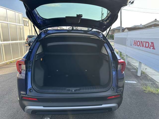 内外装、綺麗な車です。