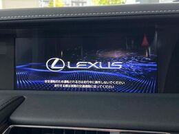 【純正ナビ】人気の純正ナビを装備しております。ナビの使いやすさはもちろん、オーディオ機能も充実！キャンプや旅行はもちろん、通勤や買い物など普段のドライブも楽しくなるはず♪