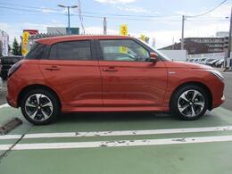 大きなスズキの看板が目印！！