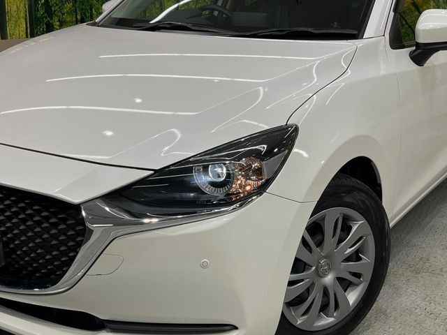 【LEDヘッドライト】悪天候や夜間走行時も良好な視界を確保し安心して運転できる高輝度LEDヘッドライトを装備！点灯速度が早く、消費電力も抑えられています。