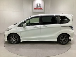 購入後も自社指定整備工場完備でお客様の愛車をしっかりサポート致します！御納車時には安全かつ安心してお乗り頂けるようホンダ専門知識を持つ整備スタッフが点検・整備・装備も説明をしてお渡ししております。