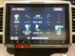 ナビゲーションはフルセグTV対応のGathers純正メモリーナビを搭載しています。Bluetoothオーディオ機能がありますので、スマートフォンなどの音楽も再生できます。