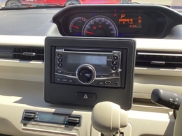 CD、ラジオ、USB。お好きな音楽や番組を聞きながらドライブをエンジョイください。