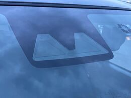 【スマートアシスト】走行中に前方の車両等を認識し、衝突しそうな時は警報とブレーキで衝突回避と被害軽減をアシスト。より安全にドライブをお楽しみいただけます。