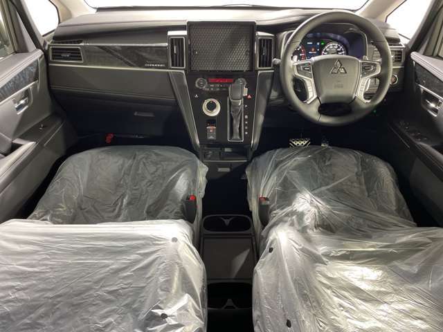 【インパネ全体】全方位で視界が広く、高い目線で運転もしやすいです！