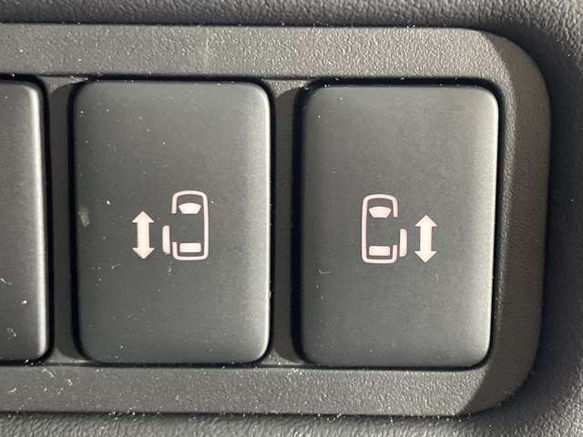 【運転席操作部】快適なドライブを楽しむための機能が装備されています！運転席から触れるので、使いやすいです！除菌プランいれていただくと、さらに清潔で安心していただけます！