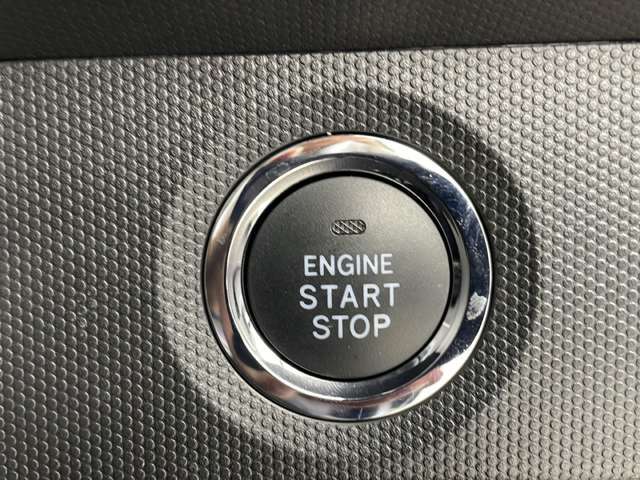 【運転席操作部】快適なドライブを楽しむための機能が装備されています！運転席から触れるので、使いやすいです！除菌プランいれていただくと、さらに清潔で安心していただけます！