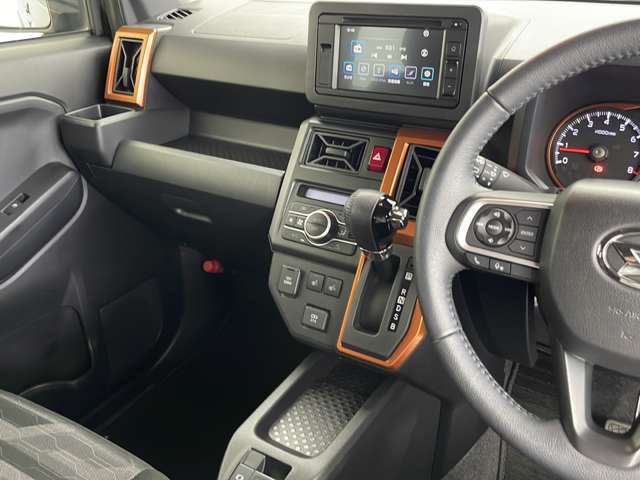 【運転席操作部】快適なドライブを楽しむための機能が装備されています！運転席から触れるので、使いやすいです！除菌プランいれていただくと、さらに清潔で安心していただけます！