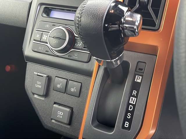 【運転席操作部】快適なドライブを楽しむための機能が装備されています！運転席から触れるので、使いやすいです！除菌プランいれていただくと、さらに清潔で安心していただけます！