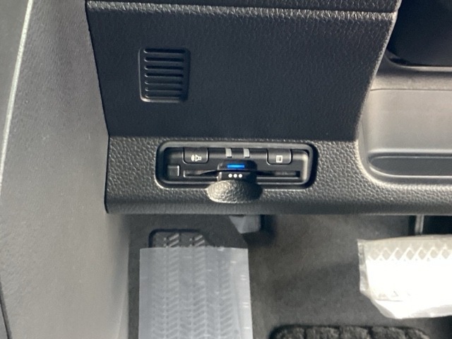 ビルトインタイプの【ETC】で見た目もスッキリ。高速道路の利用にとても便利です。