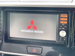 【純正ナビ】人気の純正ナビを装備しております。ナビの使いやすさはもちろん、オーディオ機能も充実！キャンプや旅行はもちろん、通勤や買い物など普段のドライブも楽しくなるはず♪