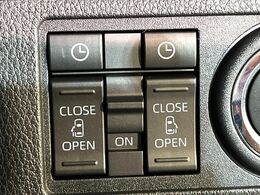 【両側パワースライドドア】スマートキーや運転席のスイッチで後席両側スライドドアの開閉が可能♪電動だから力を入れてドアを開ける必要が無く、小さなお子様でも簡単に開け閉めでき快適です♪