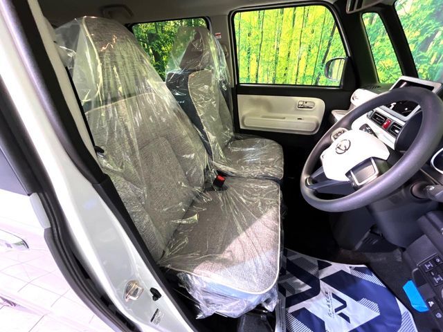 運転席シート廻りは使用感も少なく、良好な状態となっています。丁寧に使われていたことがよくわかりますね。