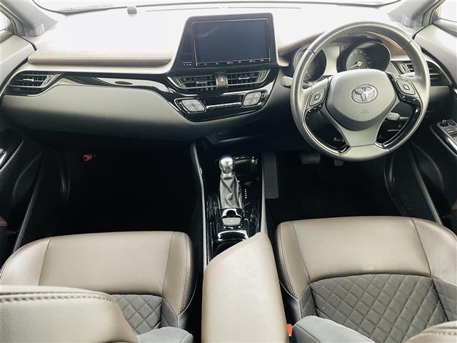 【インパネ全体】全方位で視界が広く、高い目線で運転もしやすいです！