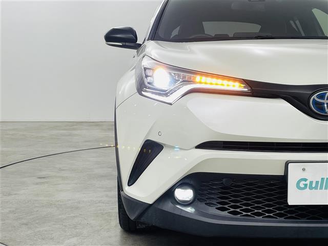 【ライト・ランプ】ワレもなく綺麗な状態なので、悪天候や夜間の走行も視界良好で安心してお乗りいただけます。ヘッドライト・ホイール・フロントガラスなど色々な部分コーティングをご用意しております！