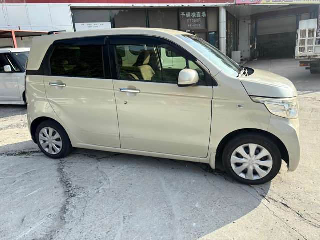 ■ビップセダン・ミニバン・コンパクトカーから軽自動車まで、あらゆるお客様のニーズに対応！　格安良質車を中心に展示しております。