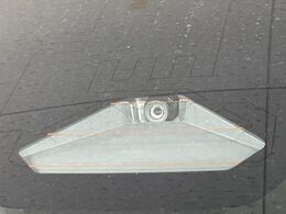 【トヨタセーフティセンス】走行中に前方の車両等を認識し、衝突しそうな時は警報とブレーキで衝突回避と被害軽減をアシスト。より安全にドライブをお楽しみいただけます。