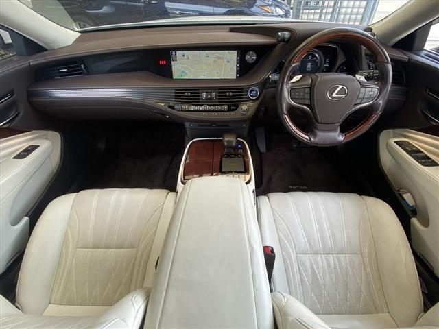 ユーパークグループ全店舗AM9：30～PM7：00まで営業となります。気になるお車がございましたらお気軽にお立ち寄りください。お客様にお気に召して頂ける一台があると思います。ご来店お待ちしております！