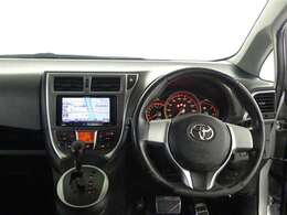 見通しのよいすっきりとした視界で、誰でも運転しやすいです。運転のしやすさは疲れにくさにも繋がりますよ♪