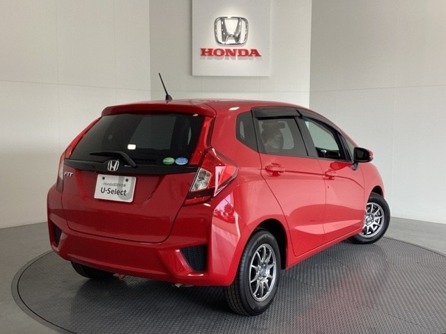 【Honda認定中古車 U-Select】　は3つの安心をお約束します。　1　Hondaのプロが整備した安心。 2　第三者機関がチェックした安心。　3　購入後もHondaが保証する安心。