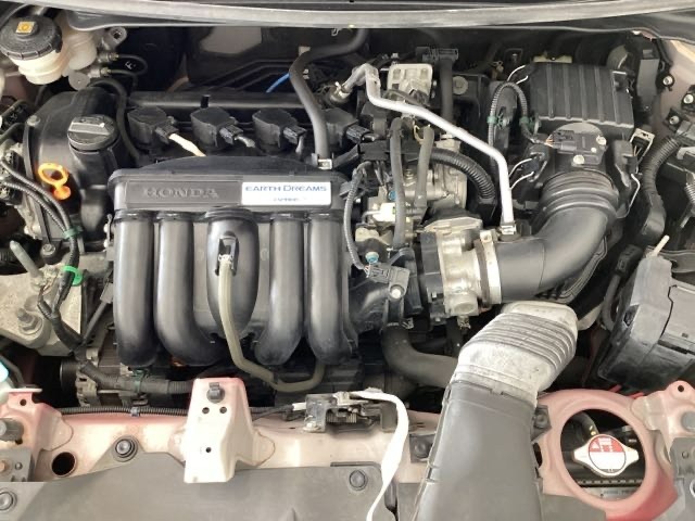 ホンダスタッフがしっかり整備して保証付きにてお渡し致します。エンジンルーム＆室内ルームともにクリーニング済みで清潔です。快適なドライブをお楽しみください。