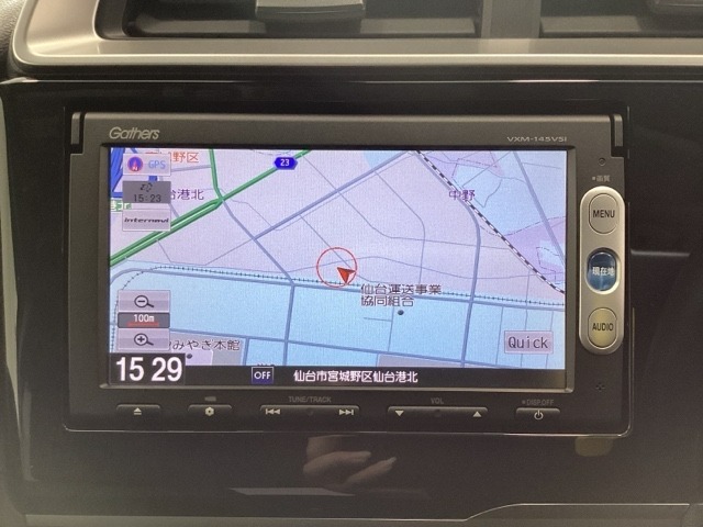 ナビゲーションはワンセグTV対応のGathers純正メモリーナビを搭載しています。Bluetoothオーディオ機能がありますので、スマートフォンなどの音楽も再生できます。