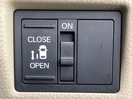 【パワースライドドア】スマートキーや運転席のスイッチでスライドドアの開閉が可能♪電動だから力を入れてドアを開ける必要が無く、小さいお子様でも、重い荷物を持っている時もラクに開け閉めできます♪