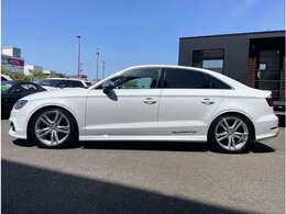 なるべく低価格で高品質・高年式の車両をご提供させて頂いております！低価格だと何かあるんでは？とご心配な方はお気軽にお問合せください。