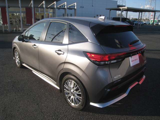 クリーニング専門スタッフにより内装・外装ともクリーニングさせて頂きます。