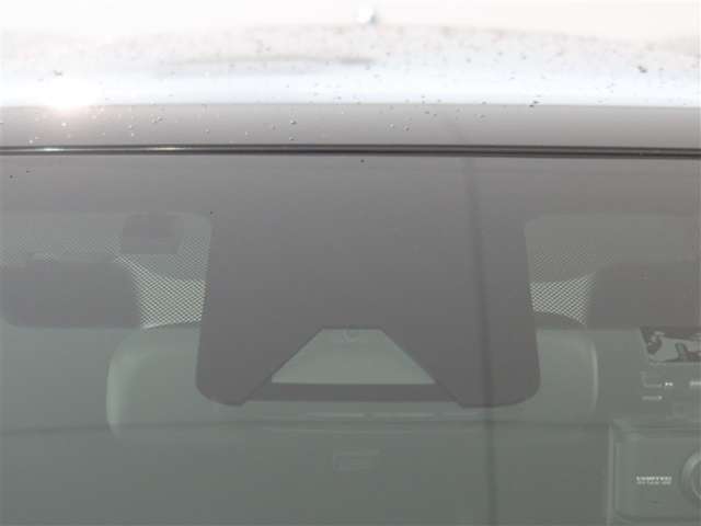 サポカーS とは、衝突被害軽減ブレーキに加えて、ペダル踏み間違い時加速抑制装置※ を搭載したクルマが対象となります。詳しくは販売店スタッフまでおたずねください。 ※マニュアル車は除く