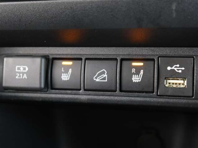 シートヒーター付きです。寒い日も快適なドライブが楽しめます♪