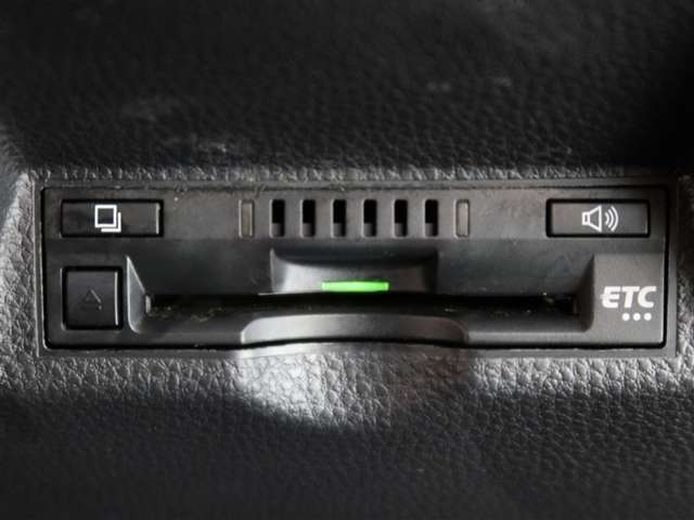 ETC車載器付きです。高速道路の料金所もスムーズに通過できます。
