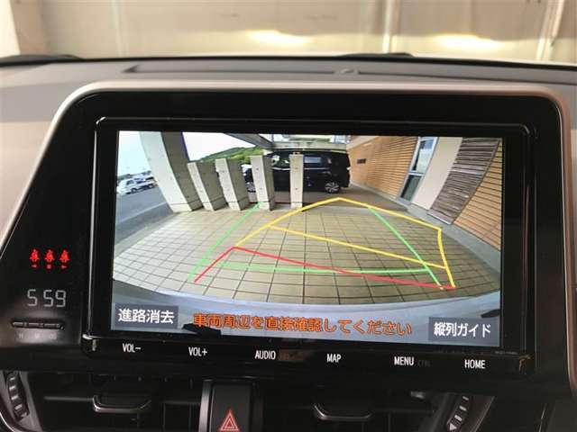 バックモニタ-も装備しております。車庫入れの苦手なお客様、もうご心配いりません。重宝してくれると思います。