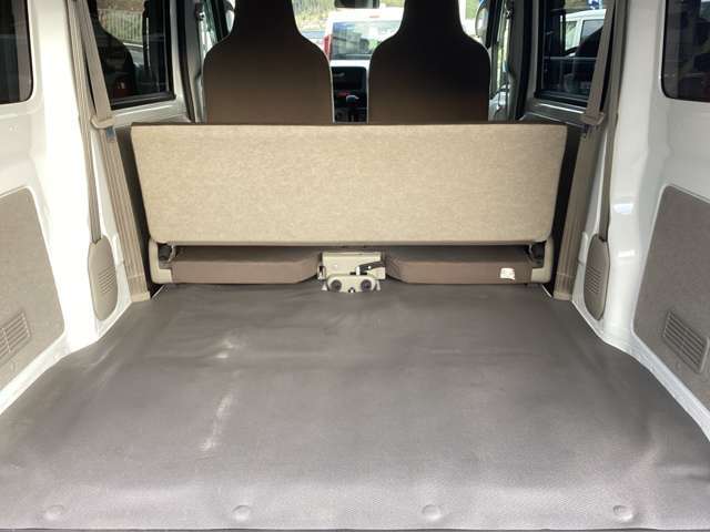 広々とした荷室です。