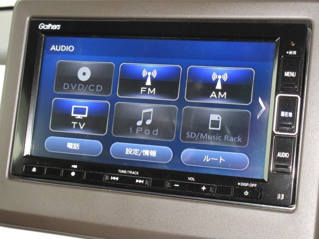 ナビゲーションはギャザズメモリーナビ（VXM-224VFi）を装着しております。AM、FM、CD、DVD再生、Bluetooth、音楽録音再生、フルセグTVがご使用いただけます。