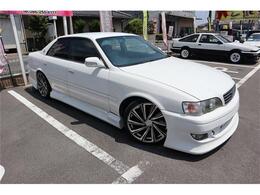 外品エアロパーツ！前置きインタークーラー！外品デフ！車高調！外品マフラー！19外品アルミ！タイヤ6分山！革調シート！DVD！ブルートース！ETC！キーレス！モモハンドル！エアコン効きます！豪華！