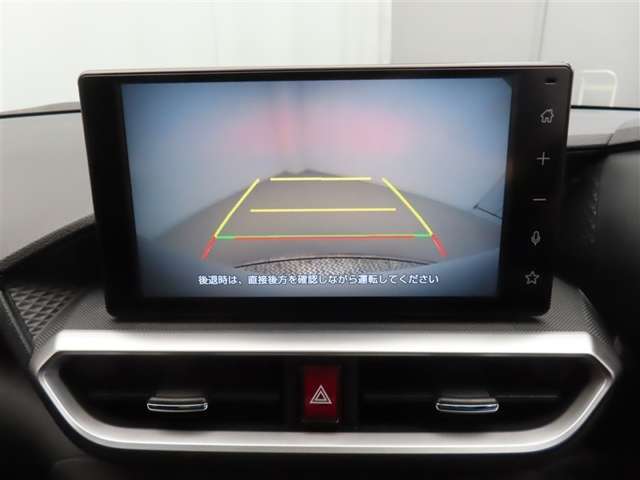 バックモニターを装備しています。車庫入れ時等に車両後方が確認出来るのでとても便利です。