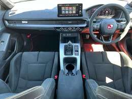 【インパネ全体】全方位で視界が広く、高い目線で運転もしやすいです！