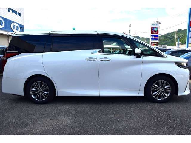 ●展示車は全台プロの査定士による鑑定付きだから安心の品質保証です。ご安心してお乗り頂けます●無料通話【TEL：0078-6002-838529】